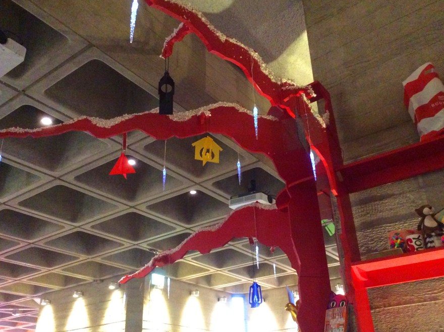 edit_deco_national_theatre